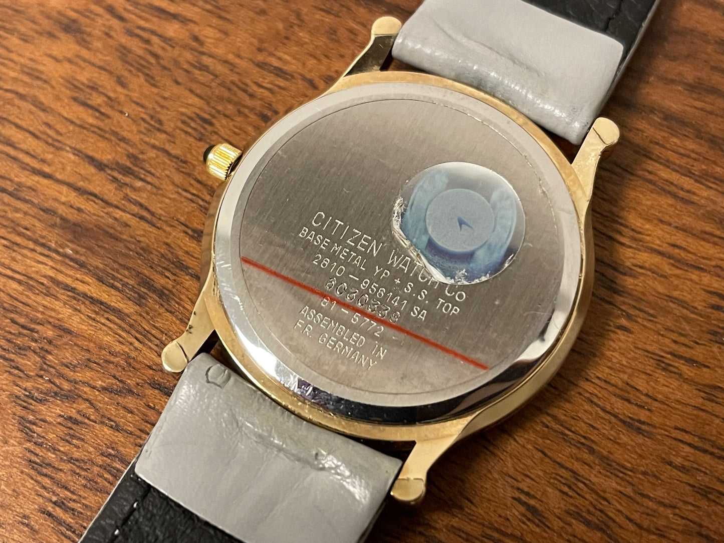 (1986) Citizen 2810-956141 SA dress watch - checkered dial w/ gold markers (NOS)