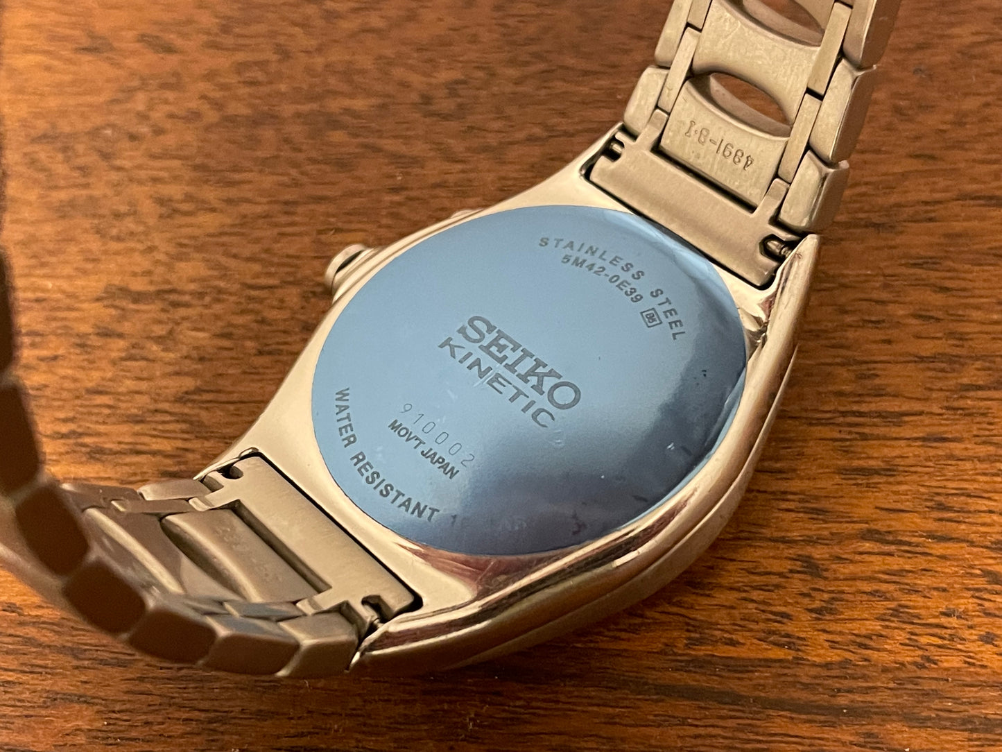 (1999) Seiko 5M42-0E39 Kinetic Arctura - full stainless steel bracelet - grey dial w/ white numerals & markers (NOS)