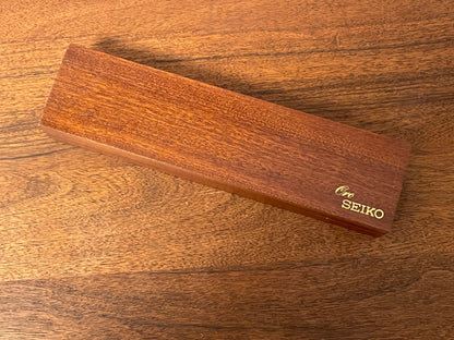 (1994) Seiko 7N00-S007 "Gold" 18K gold collection dress watch - 18k solid gold case - white dial w/ gold markers