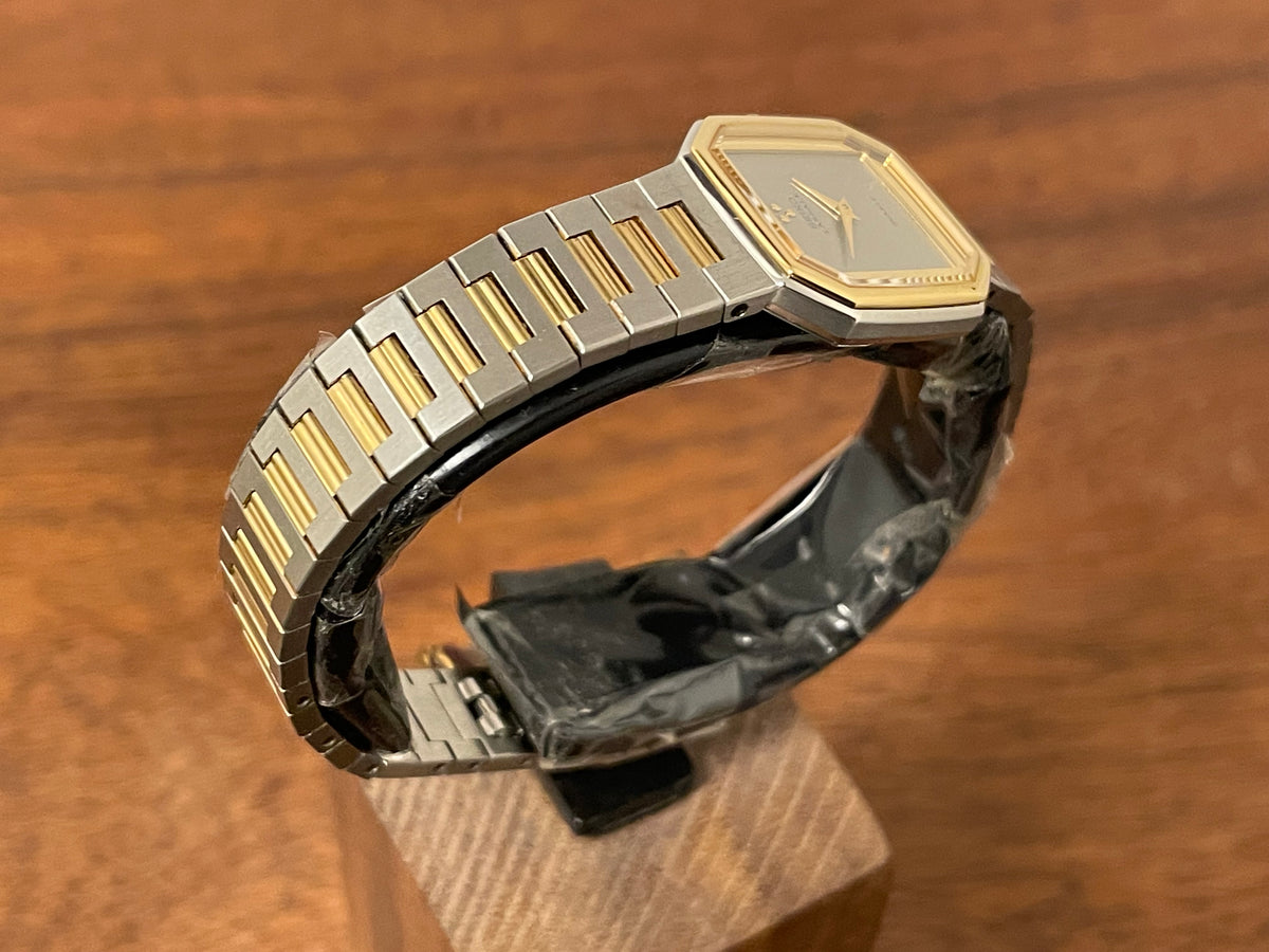 (1982) Seiko 8420-5129 Lassale dress watch - bi-color integrated bracelet & case - silver dial - small size (NOS)