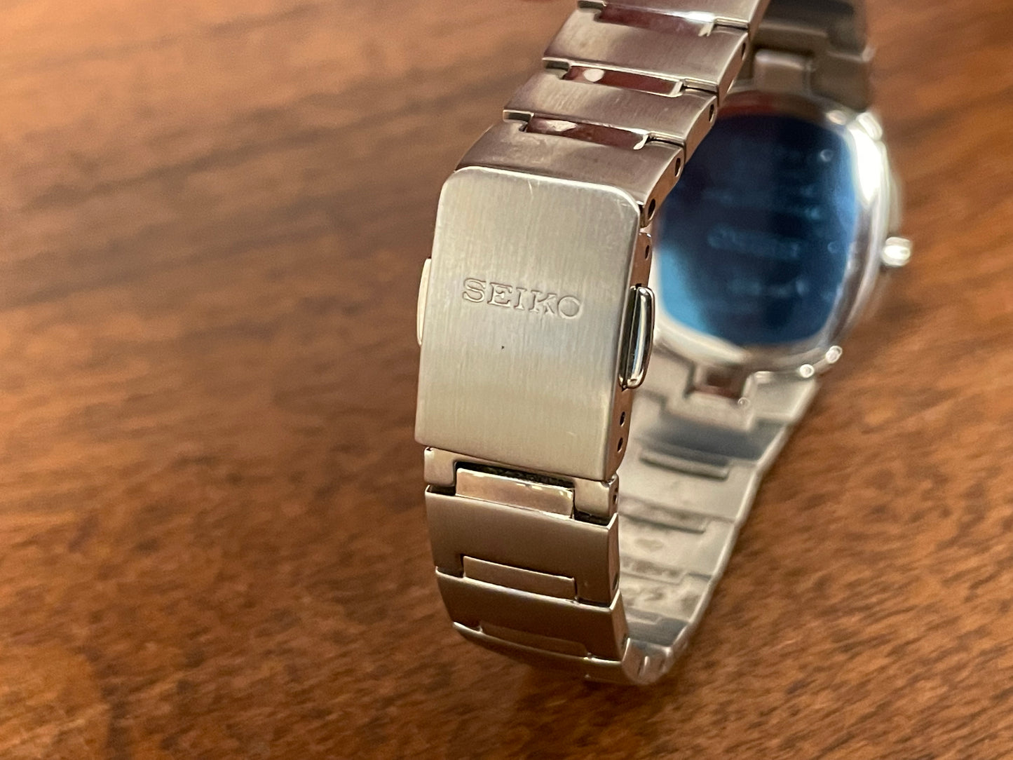 (2001) Seiko 7N89-0AA0 Premier on bracelet- white dial w/ Arabic numerals - small size (NOS)