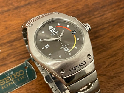 (1999) Seiko 5M42-0E39 Kinetic Arctura - full stainless steel bracelet - grey dial w/ white numerals & markers (NOS)