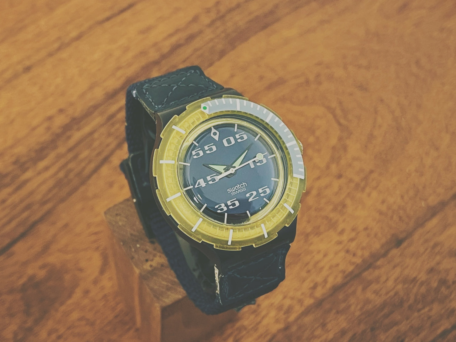 (1999) Swatch SDN122 Scuba 200 "Aquazone"