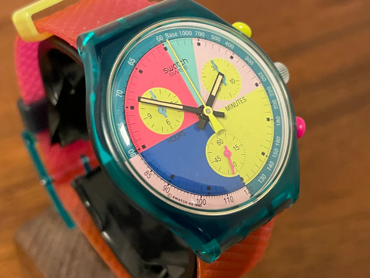 (1990) Swatch SCL100 Chrono "Flash Arrow" close-up