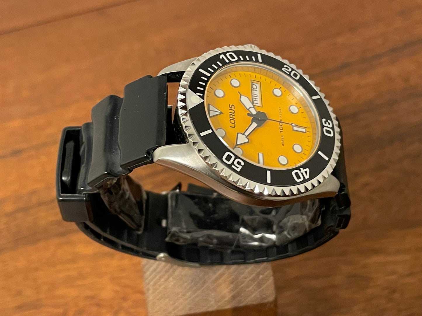 (1990s) Lorus (by Seiko) VX43-X041 diver - orange dial w/ white markers