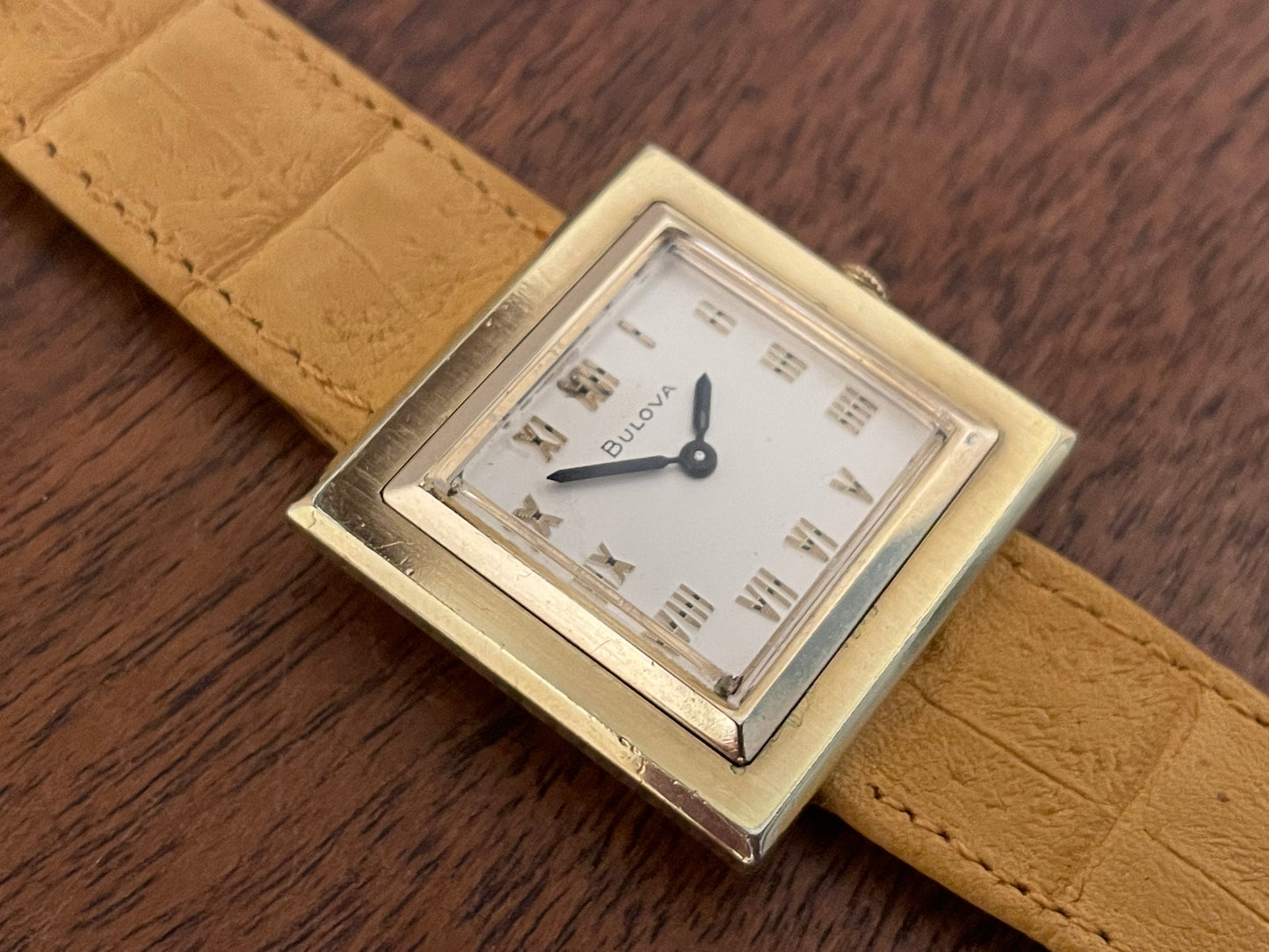 (1969) Bulova 62905-5Y President "G" M9 square dress watch - champagne dial with gold Roman numerals (serviced)