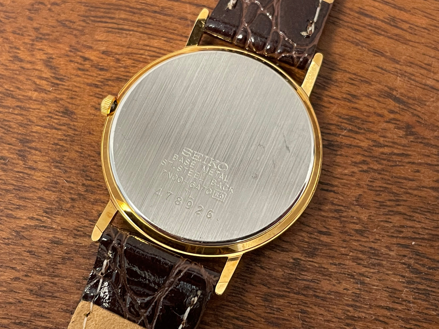 (2004) Seiko 7N00-6A70 dress watch -gold dial w/ gold markers - small size (NOS)