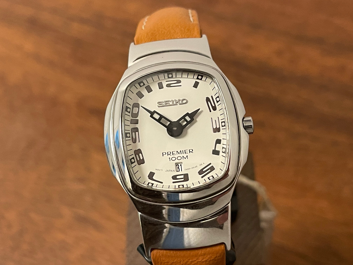 (2001) Seiko 7N89-0AA0 Premier on leather strap - white dial w/ Arabic numerals - small size (NOS)