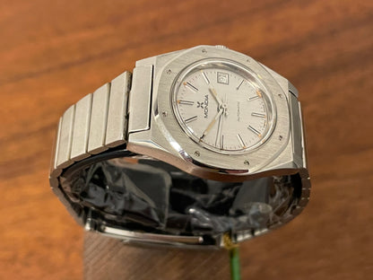 (1970s) Mondia (by Zenith) 8622 "Royal Oak" - silver brushed dial w silver markers - small size (NOS)