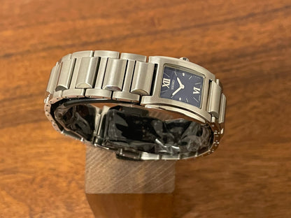 (1995) Seiko 1N00-OJH0 - "Tank" style case - blue dial w/ silver Roman numerals & markers - small size (NOS)