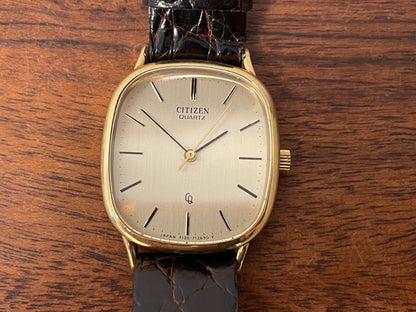 (1970s) Citizen 47-5181 "Ellipse" dress watch - 18K solid gold case - brushed champagne dial w/ gold markers