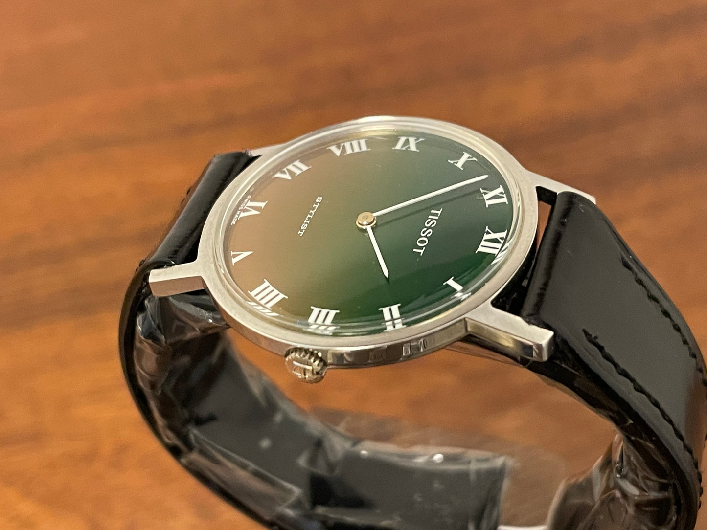 (1970s) Tissot 41070 Stylist dress watch - silver case - brushed green/orange gradient dial w/ white Roman numerals (NOS)