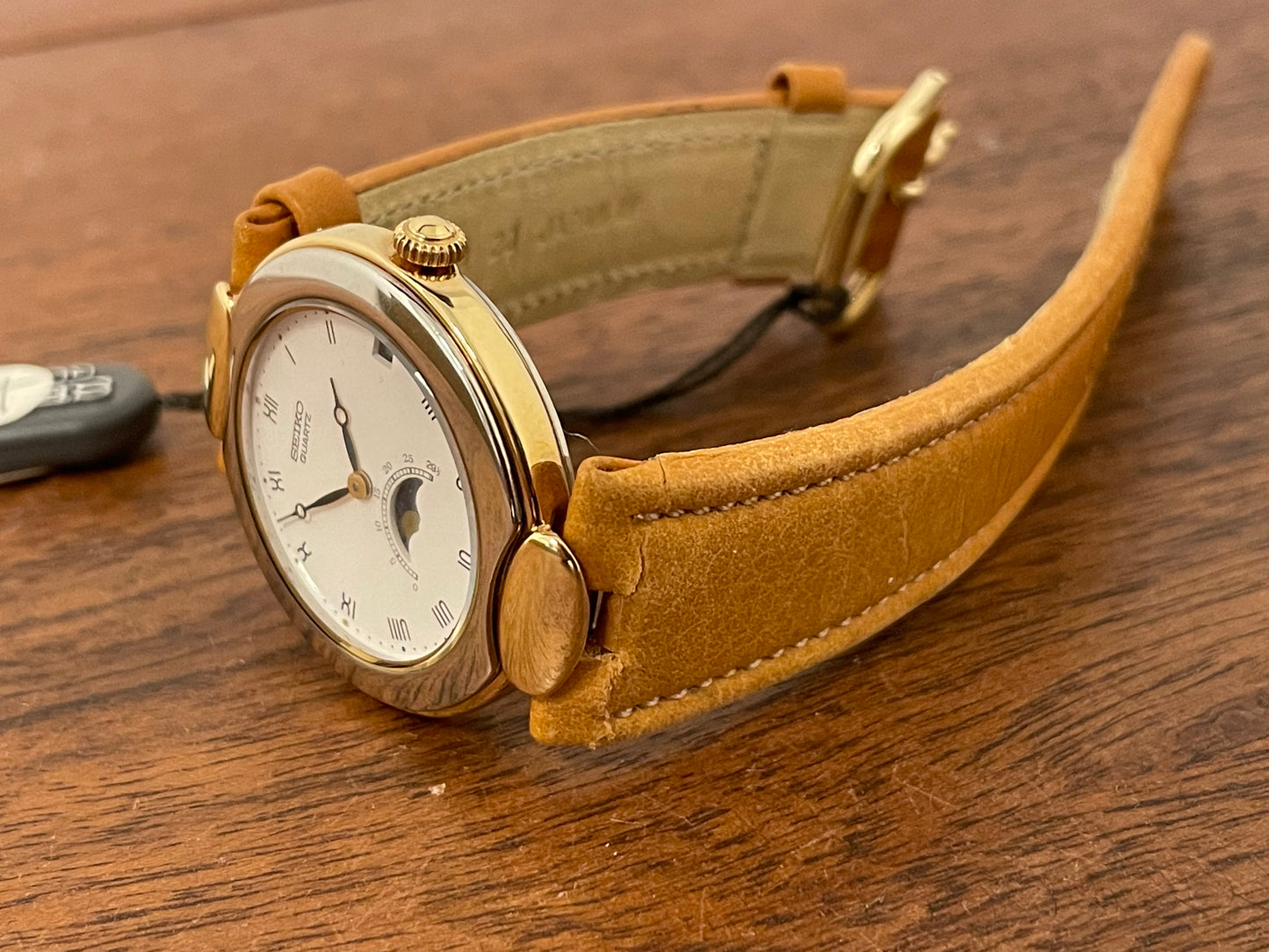 (1997) Seiko 6F29-6000 dress watch - White dial w/ moonphase complication (NOS)