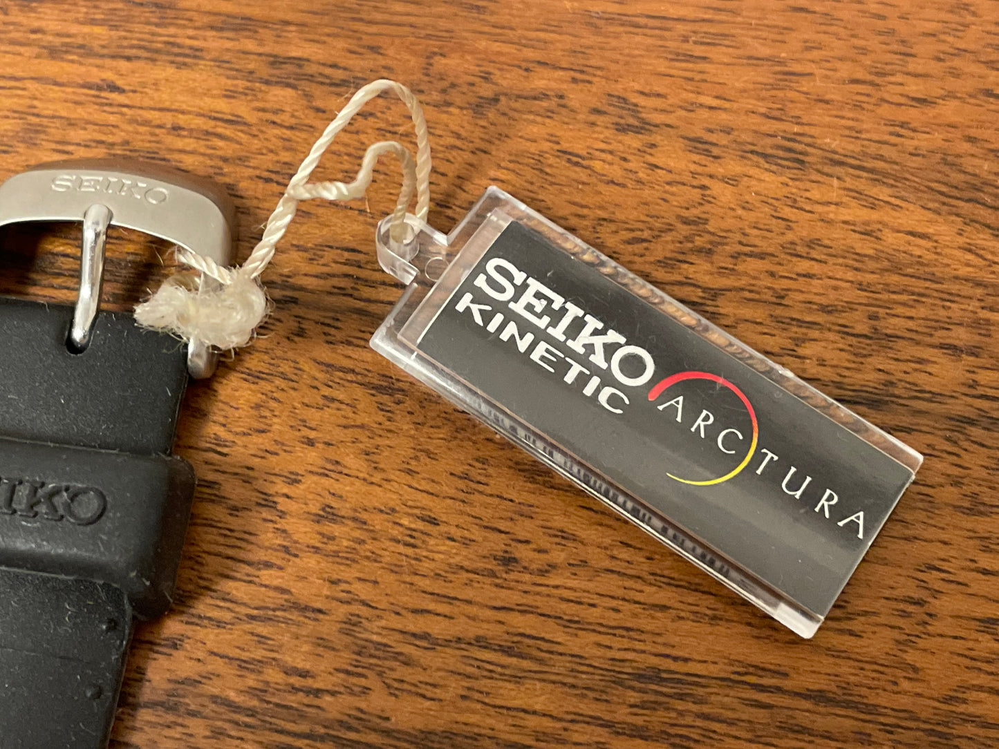 (1997) Seiko 5M42-0E49 Arctura Kinetic rubber strap - black dial w/ date window (NOS)