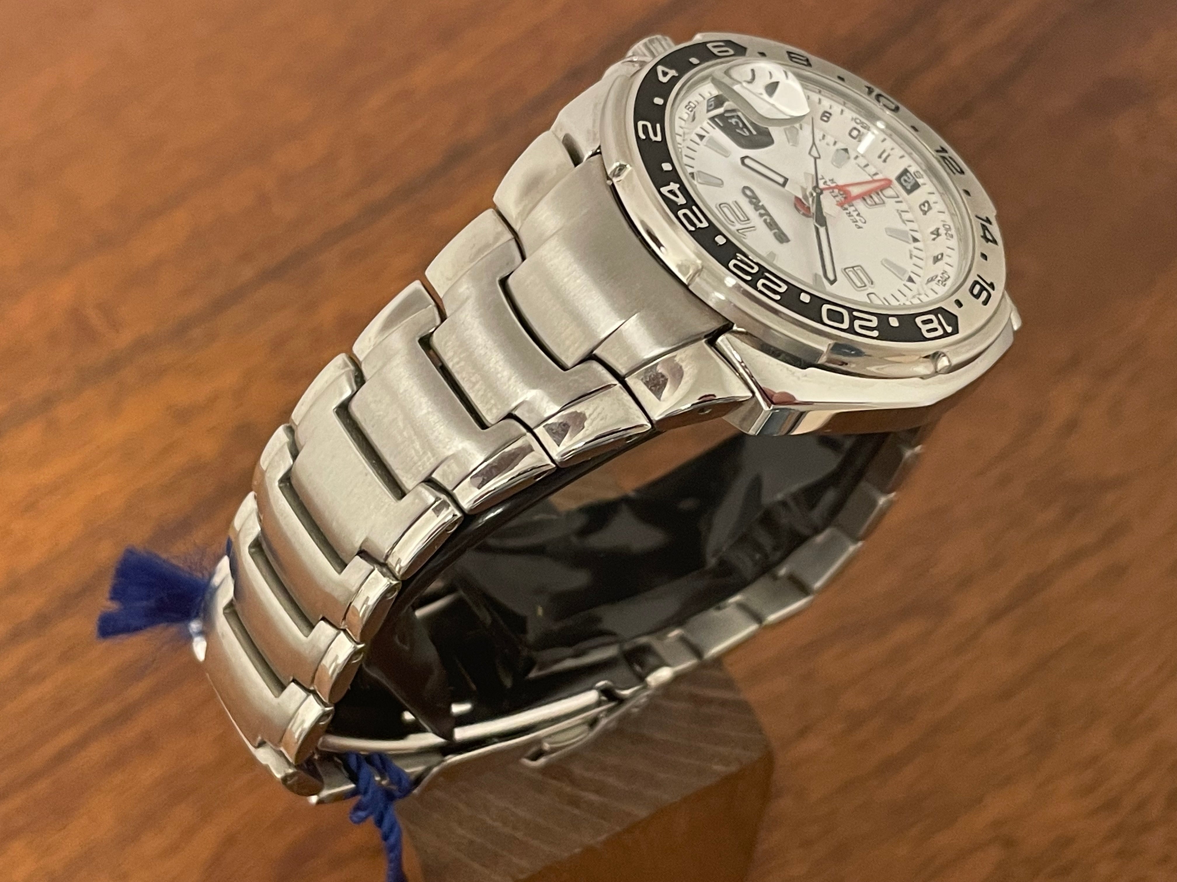 1999) Seiko 8F56-0030 perpetual calendar GMT white dial (NOS