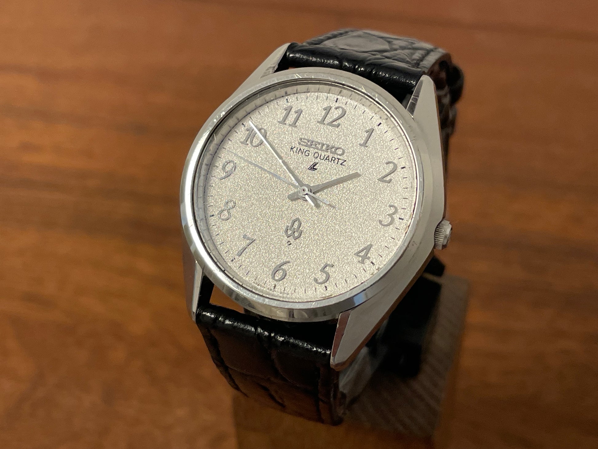 Front side (1976) Seiko 4821-8000 King Quartz LL (Long Life) - diamond dust dial w/ Arabic numerals (serviced)