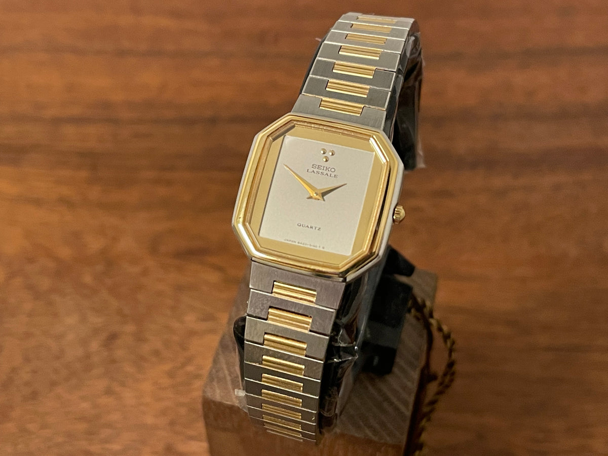Front side (1982) Seiko 8420-5129 Lassale dress watch - bi-color integrated bracelet & case - silver dial - small size (NOS)