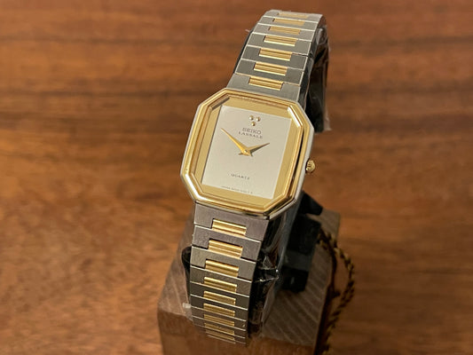 Front side (1982) Seiko 8420-5129 Lassale dress watch - bi-color integrated bracelet & case - silver dial - small size (NOS)