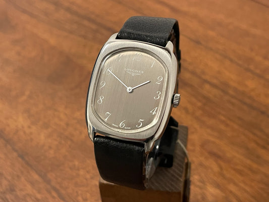 Front side (1970s) Longines Ref. 1006 "Ellipse" Cal. 428 - brushed silver dial w/ white Arabic numerals (NOS)