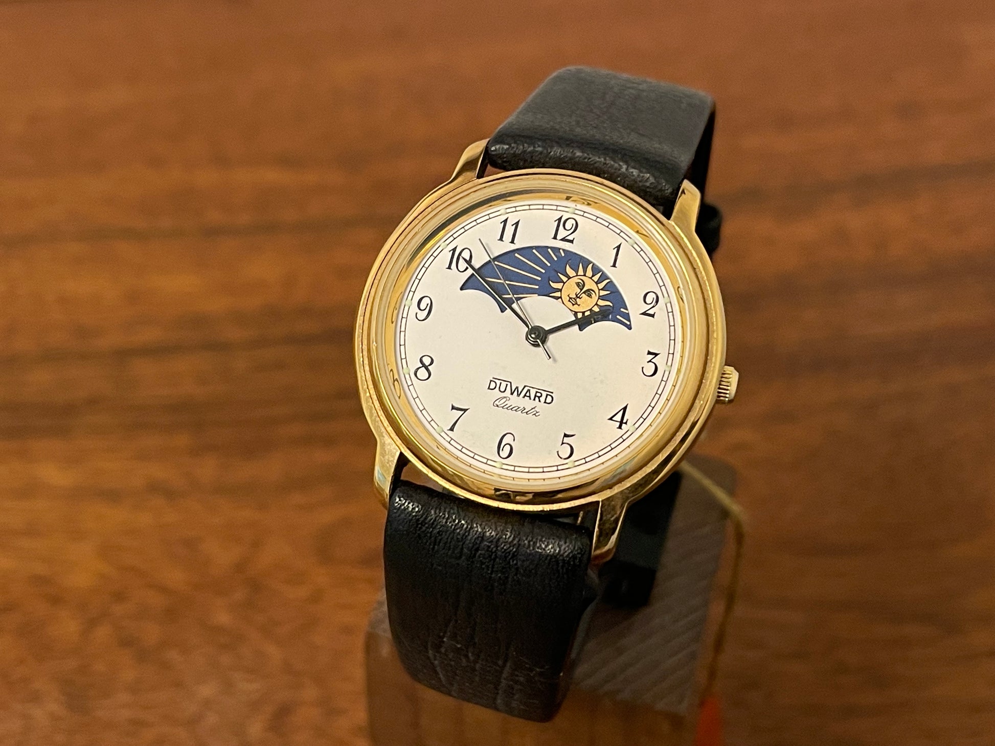 Front view (1980s/1990s) Duward 66052 dress watch - white dial w/ day-night indicator (NOS)