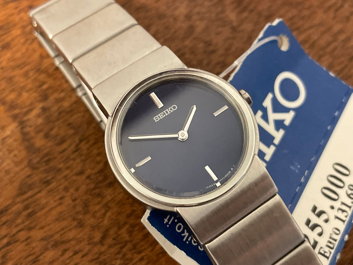 (2000) Seiko V700-6L20 - blue dial with silver markers - small size (NOS)