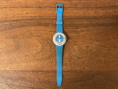 (1970s) Timex 290-181 UFO - white plastic case - blue & white dial w/ silver markers - small size (NOS + full set)