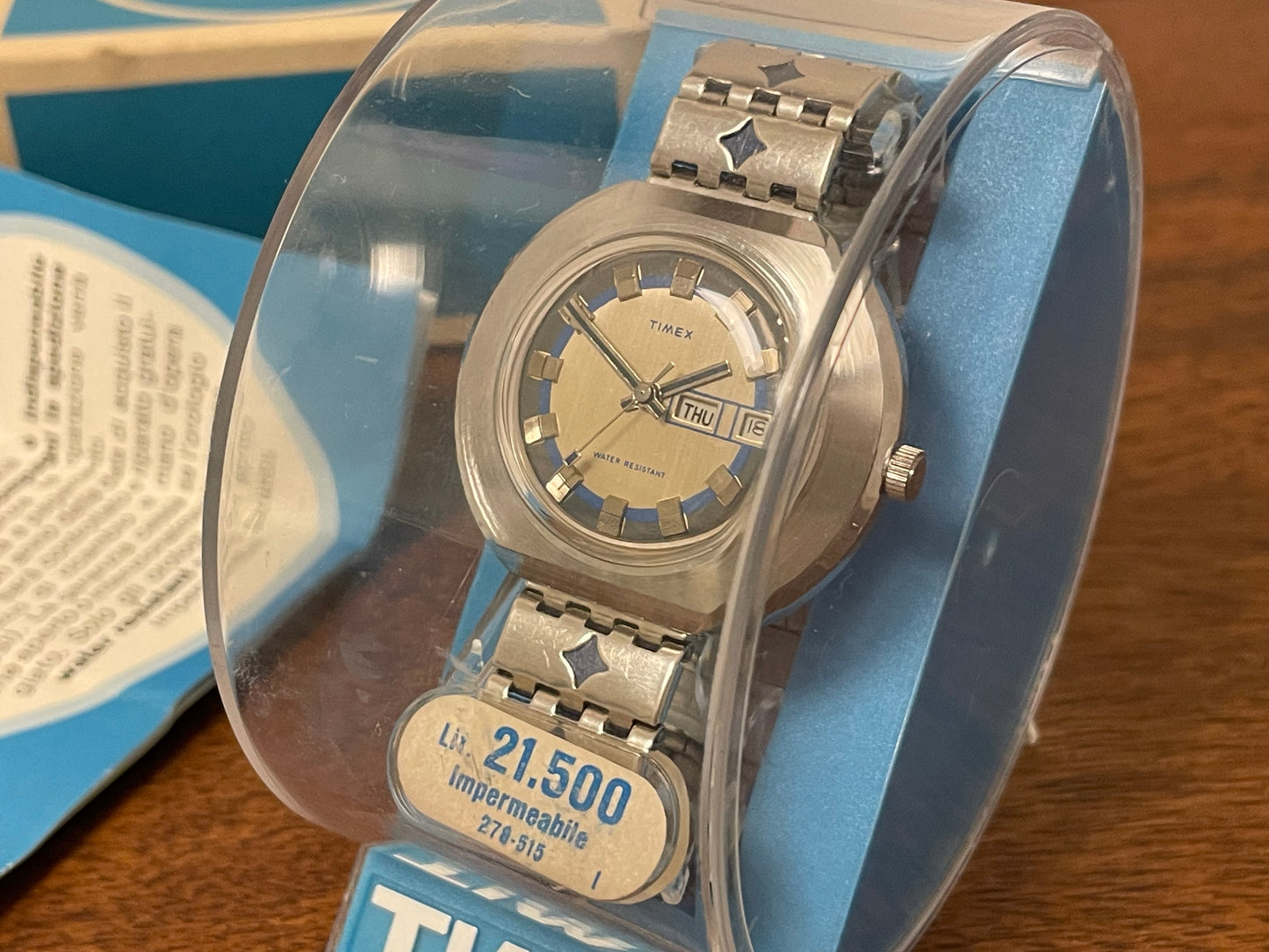 (1970s) Timex 278-515 "UFO" - silver case - silver brushed dial w/ silver markers - (NOS + full set)