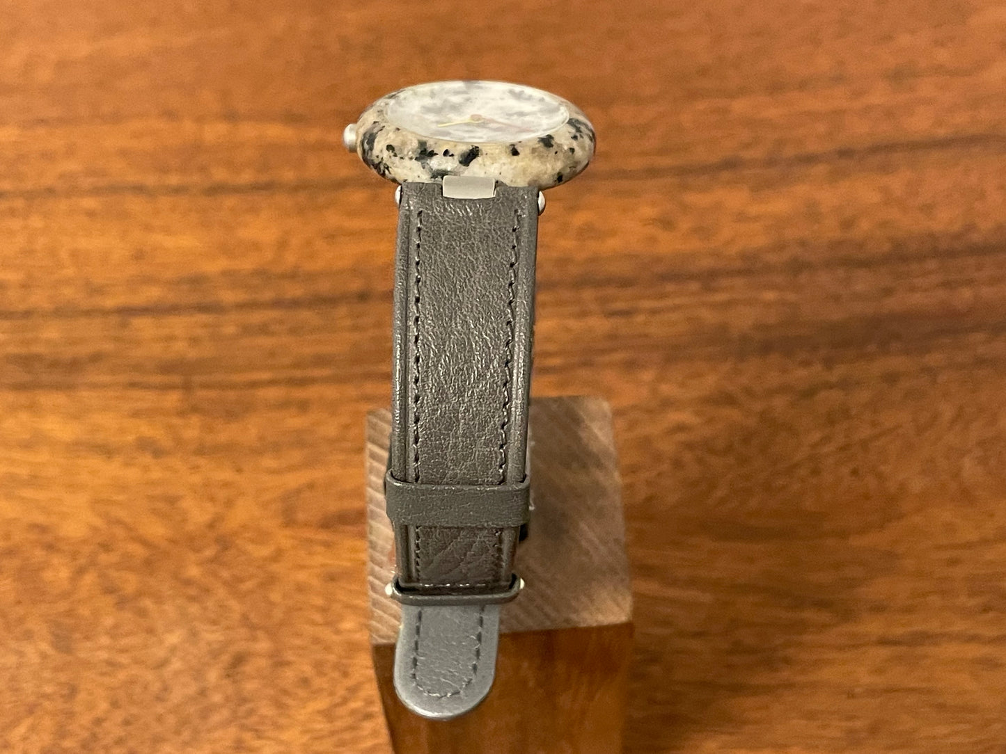 (1980s) Tissot RockWatch R150 beige/black granite - mid size model (NOS)