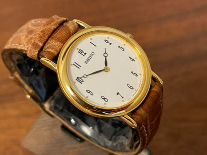 (1995) Seiko V700-6K30 dress watch - white Guilloché dial w/ black Arabic numerals & Breguet hands (NOS)