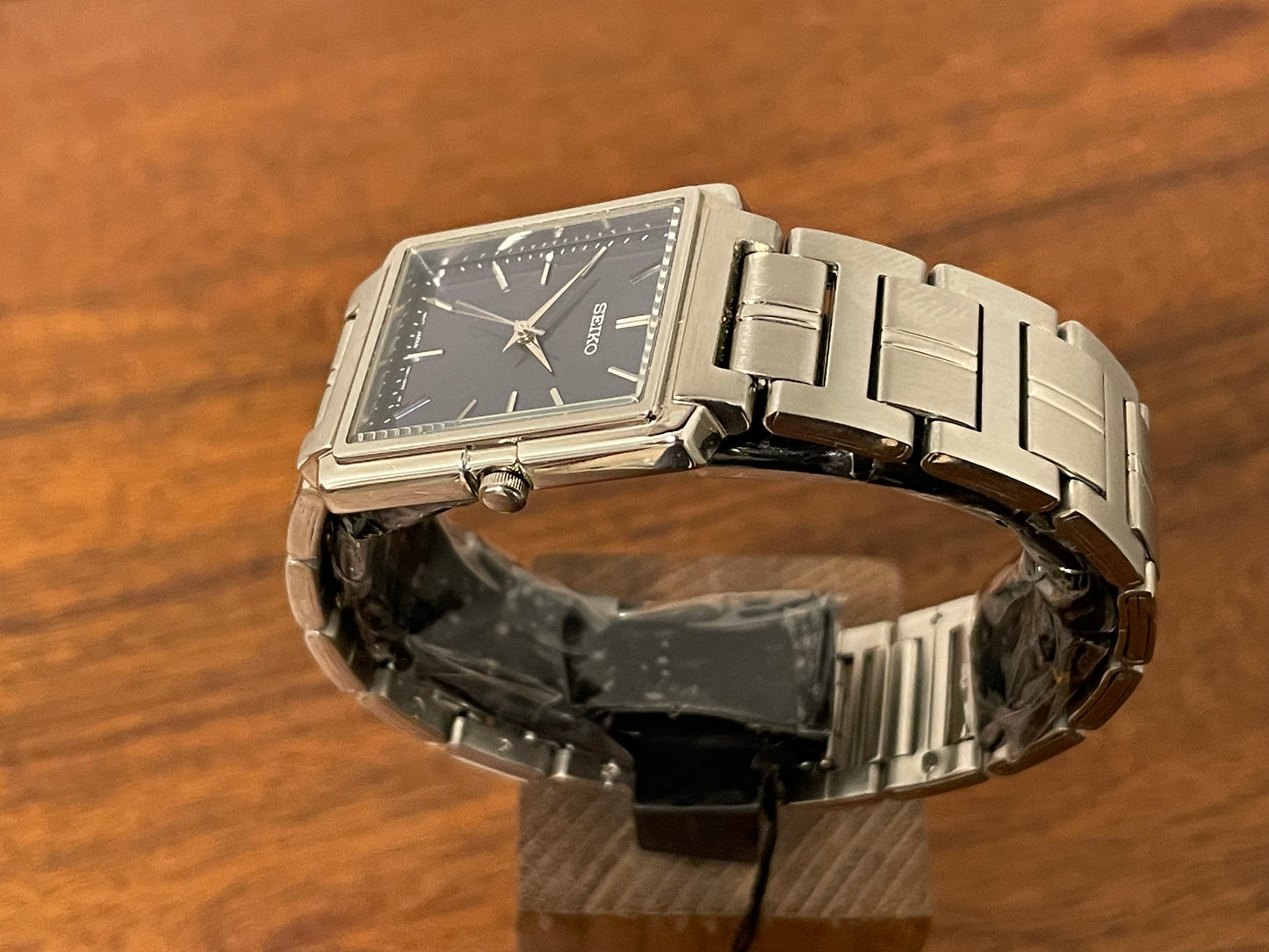 (1991) Seiko 7N01-5C90 - integrated bracelet - blue dial w/ silver markers (NOS)