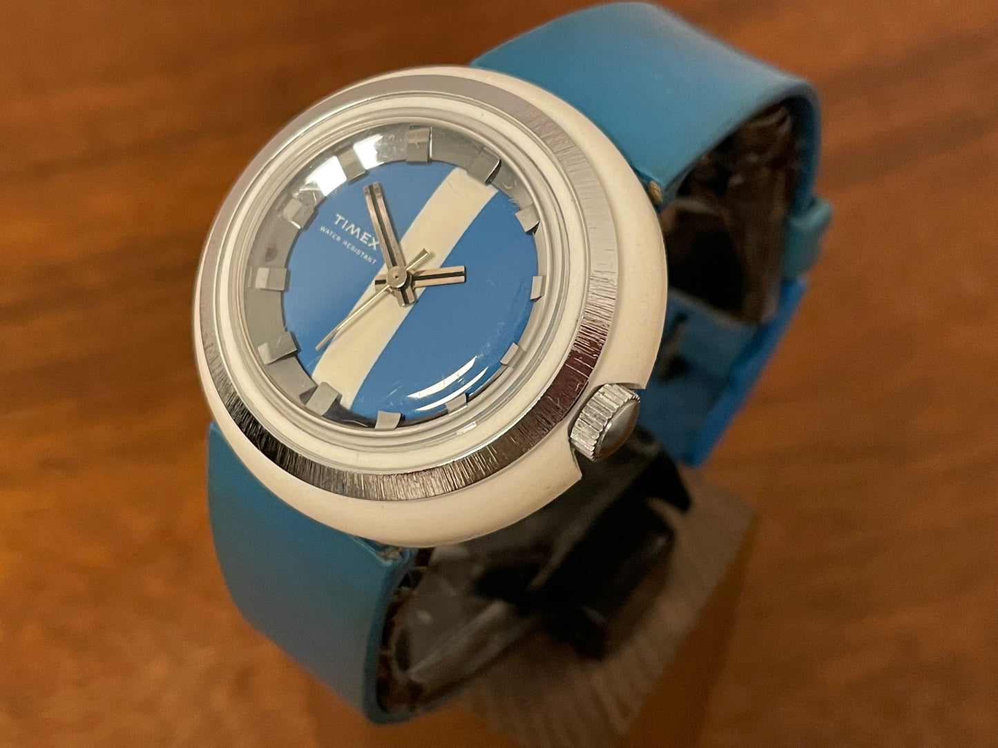 (1970s) Timex 290-181 UFO - white plastic case - blue & white dial w/ silver markers - small size (NOS + full set)