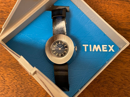 (1970s) Timex 512-501 - blue fumé dial w/ silver markers -  small size (NOS + full set)