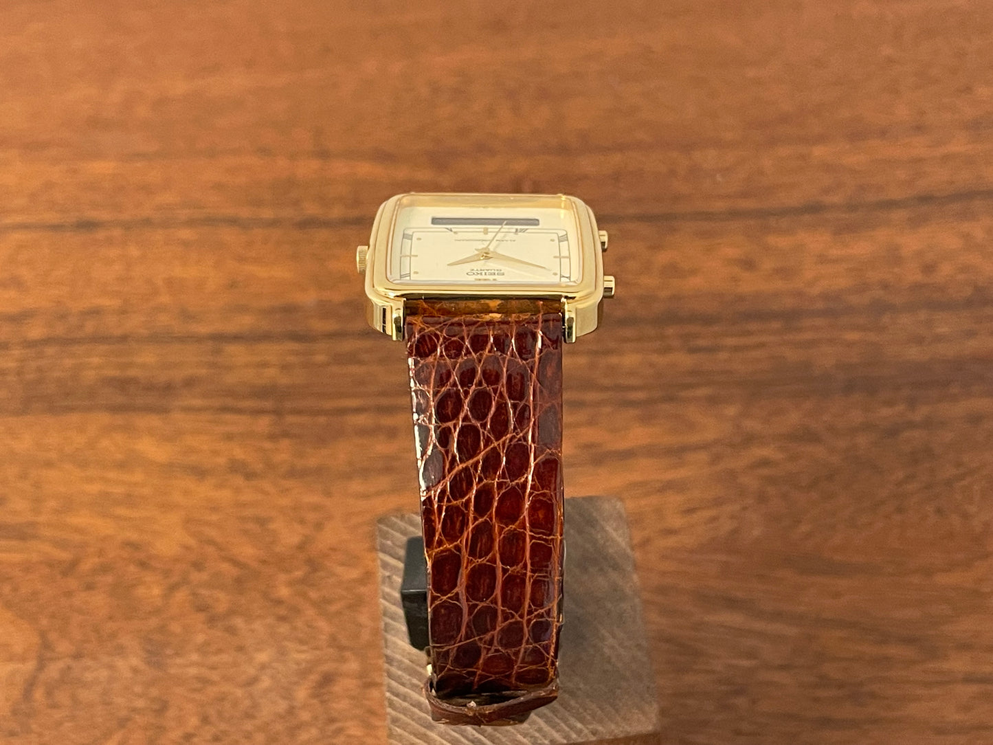 (1985) Seiko H601-5010 Alarm Chronograph - cream dial w/ gold Roman numerals (mint)