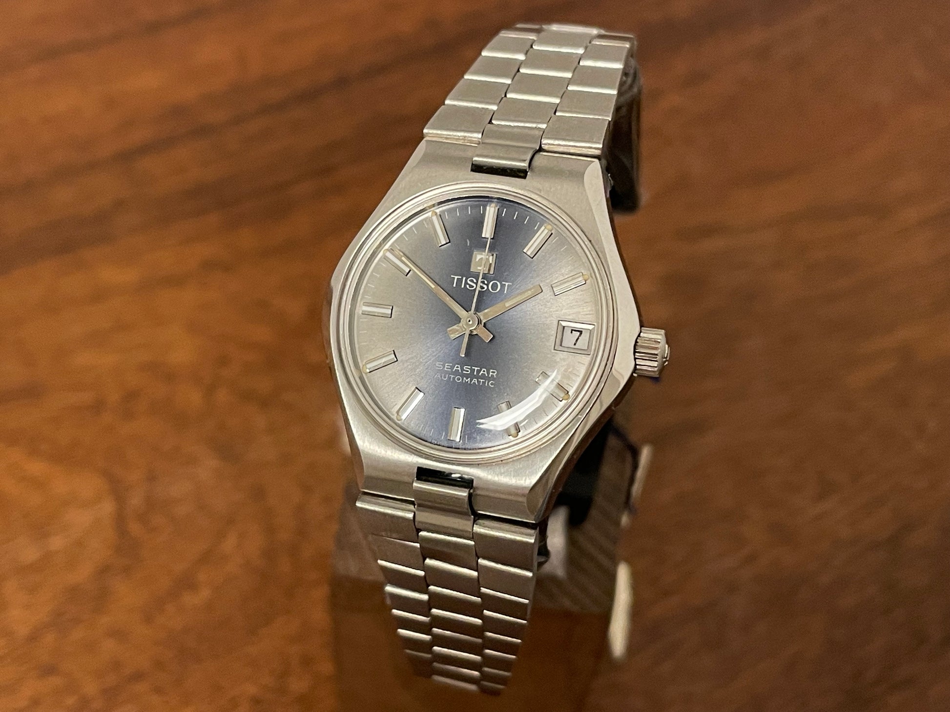 Front side (1970s) Tissot Seastar automatic - blue/silver sunburst dial w/ silver stick markers - small size (NOS)