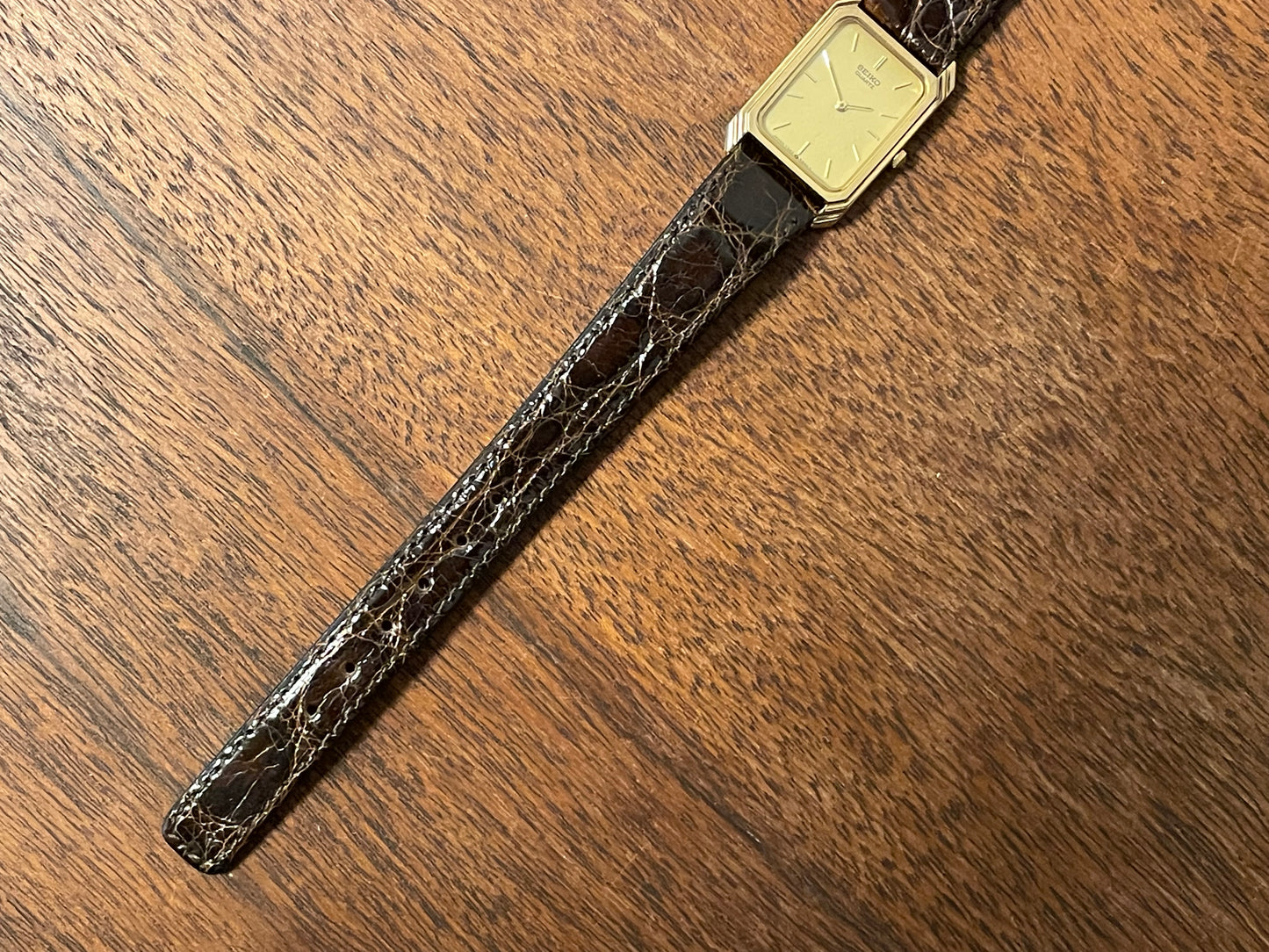 (1983) Seiko 7320-5500 "Tank" dress watch - gold dial w/ gold markers - small size (NOS)