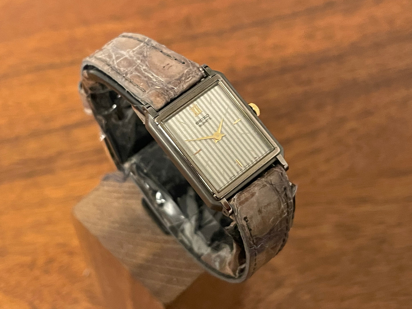 (1985) 2C20-6230 "Tank" - grey case - silver striped "pyjama" dial w/ gold stick markers - small size (NOS)