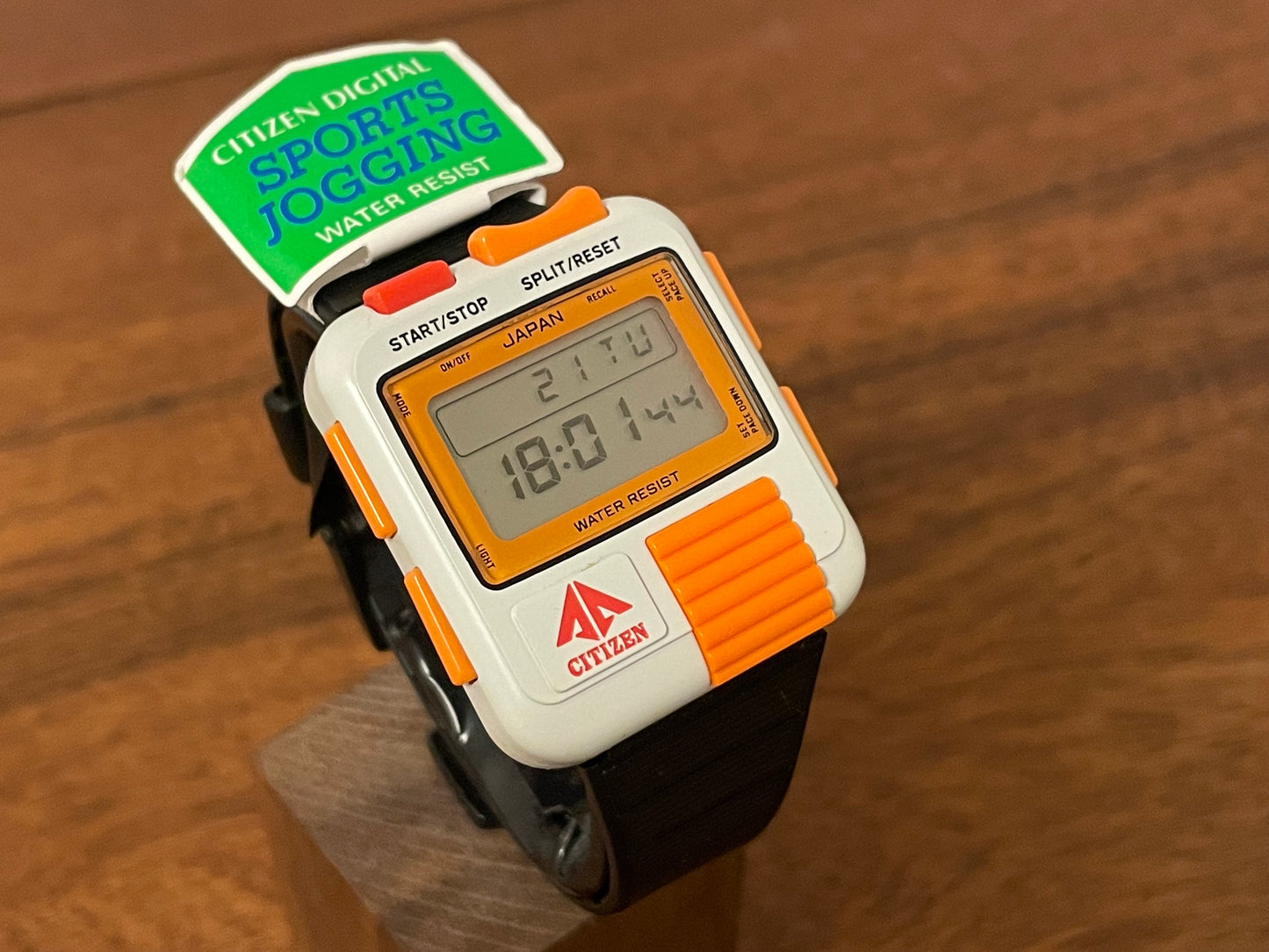 (1986) Citizen Promaster Sports Jogging digital “Bullhead” D050 - white/orange (NOS)