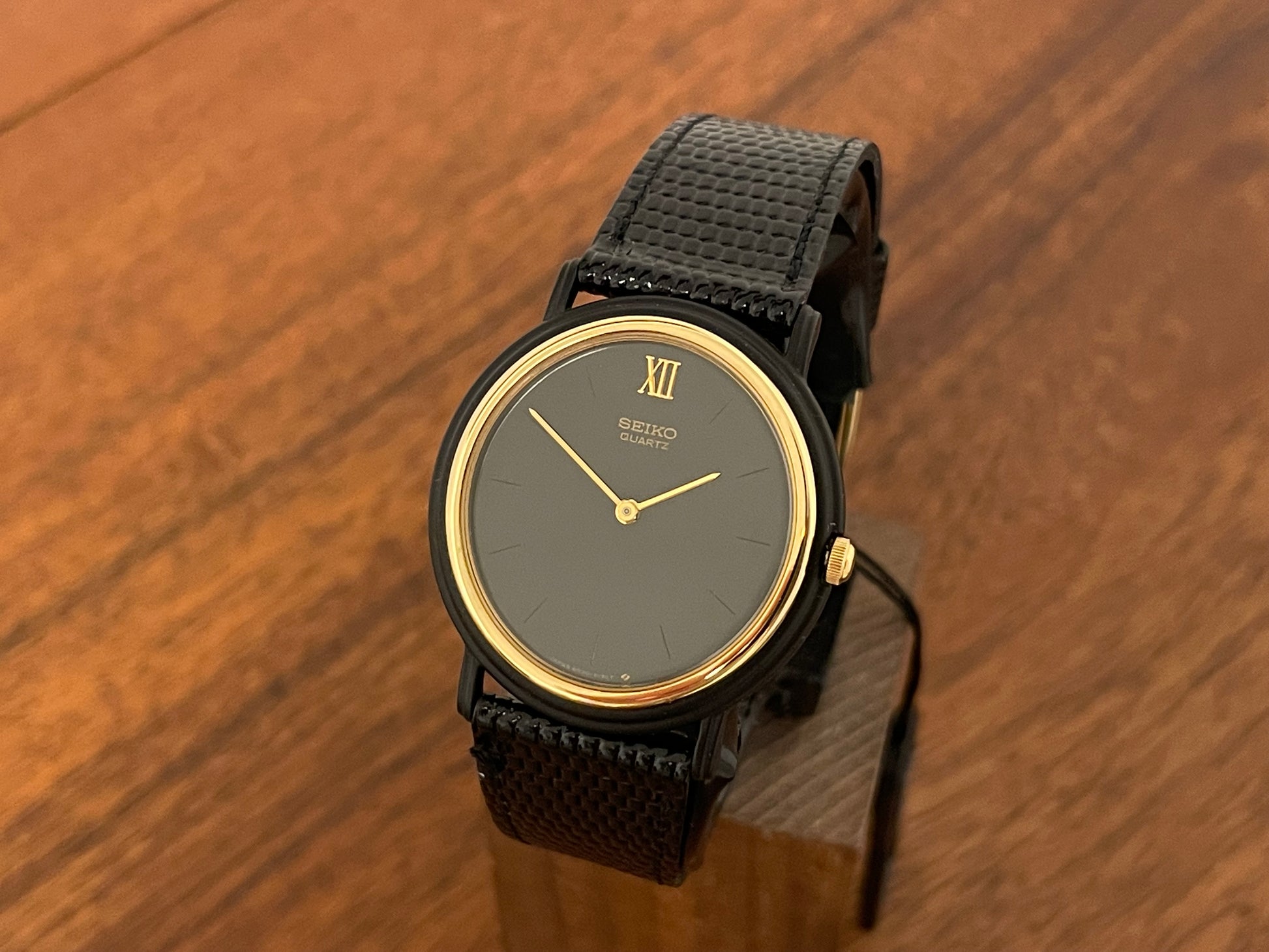 (1993) Seiko 6530-5120 dress watch- oval black case