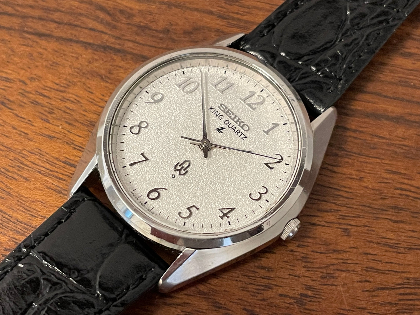 (1976) Seiko 4821-8000 King Quartz LL (Long Life) - diamond dust dial w/ Arabic numerals (serviced)