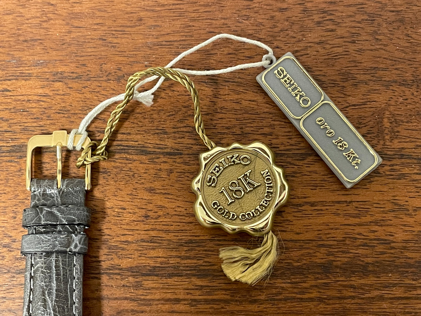 (1994) Seiko 7N00-S007 "Gold" 18K gold collection dress watch - 18k solid gold case - white dial w/ gold markers