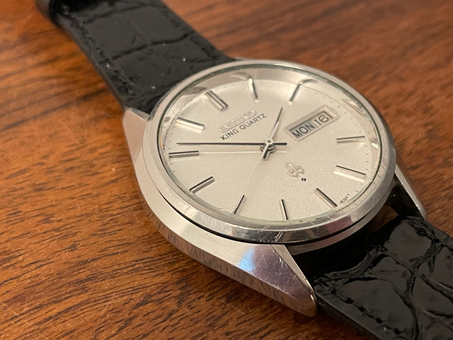 (1975) Seiko 4823-8000 King Quartz - silver grain dial w/ silver markers