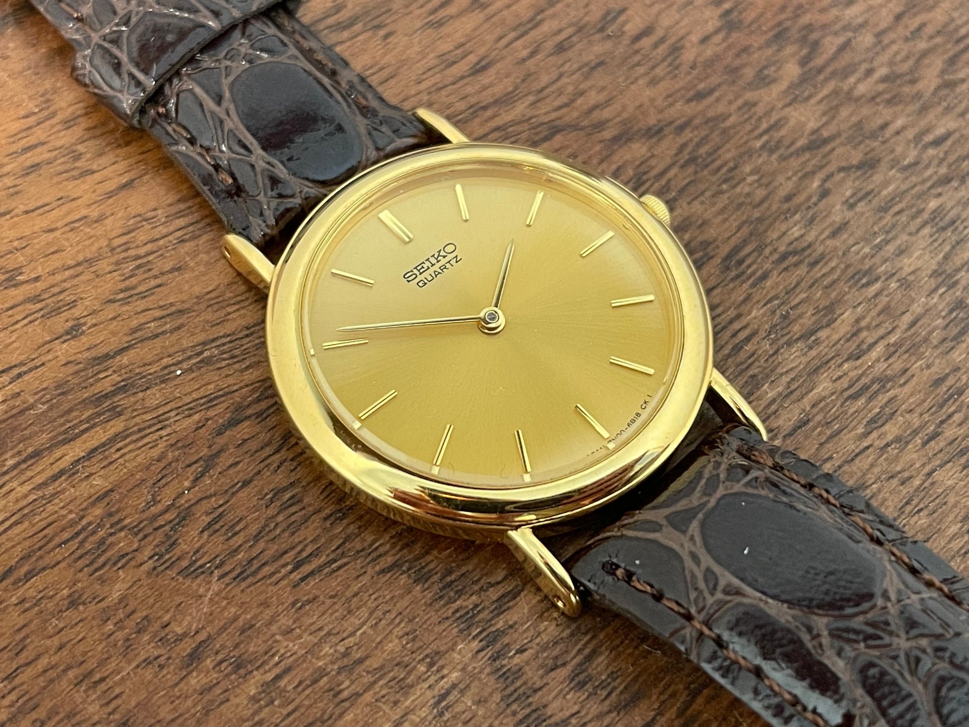 2004) Seiko 7N00-6A70 dress watch -gold dial w/ gold markers - small WATCH WAVE 2004) Seiko 7N00-6A70 dress watch -gold dial w/ gold markers - small WATCH WAVE