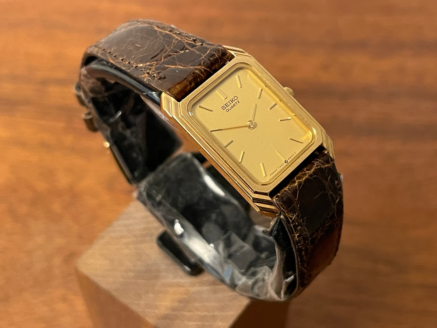 (1983) Seiko 7320-5500 "Tank" dress watch - gold dial w/ gold markers - small size (NOS)