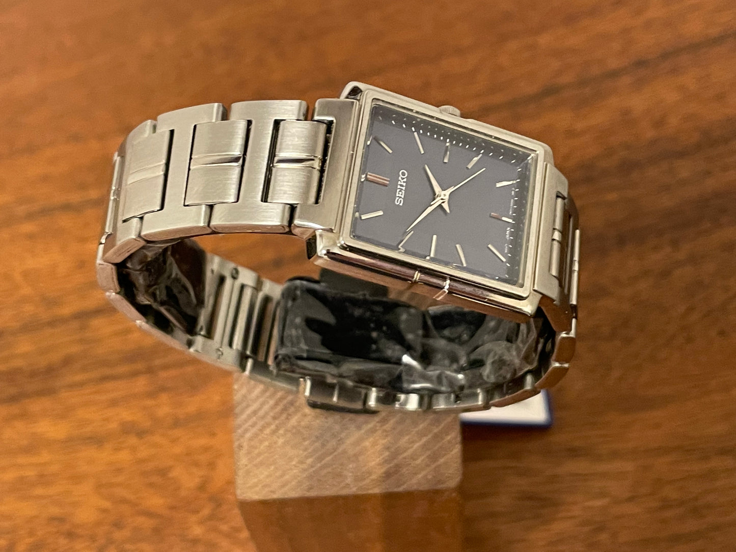 (1991) Seiko 7N01-5C90 - integrated bracelet - blue dial w/ silver markers (NOS)