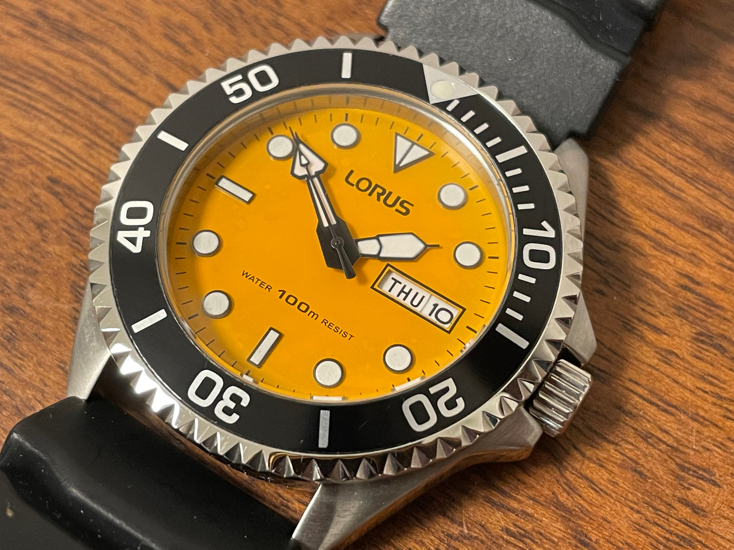 (1990s) Lorus (by Seiko) VX43-X041 diver - orange dial w/ white markers