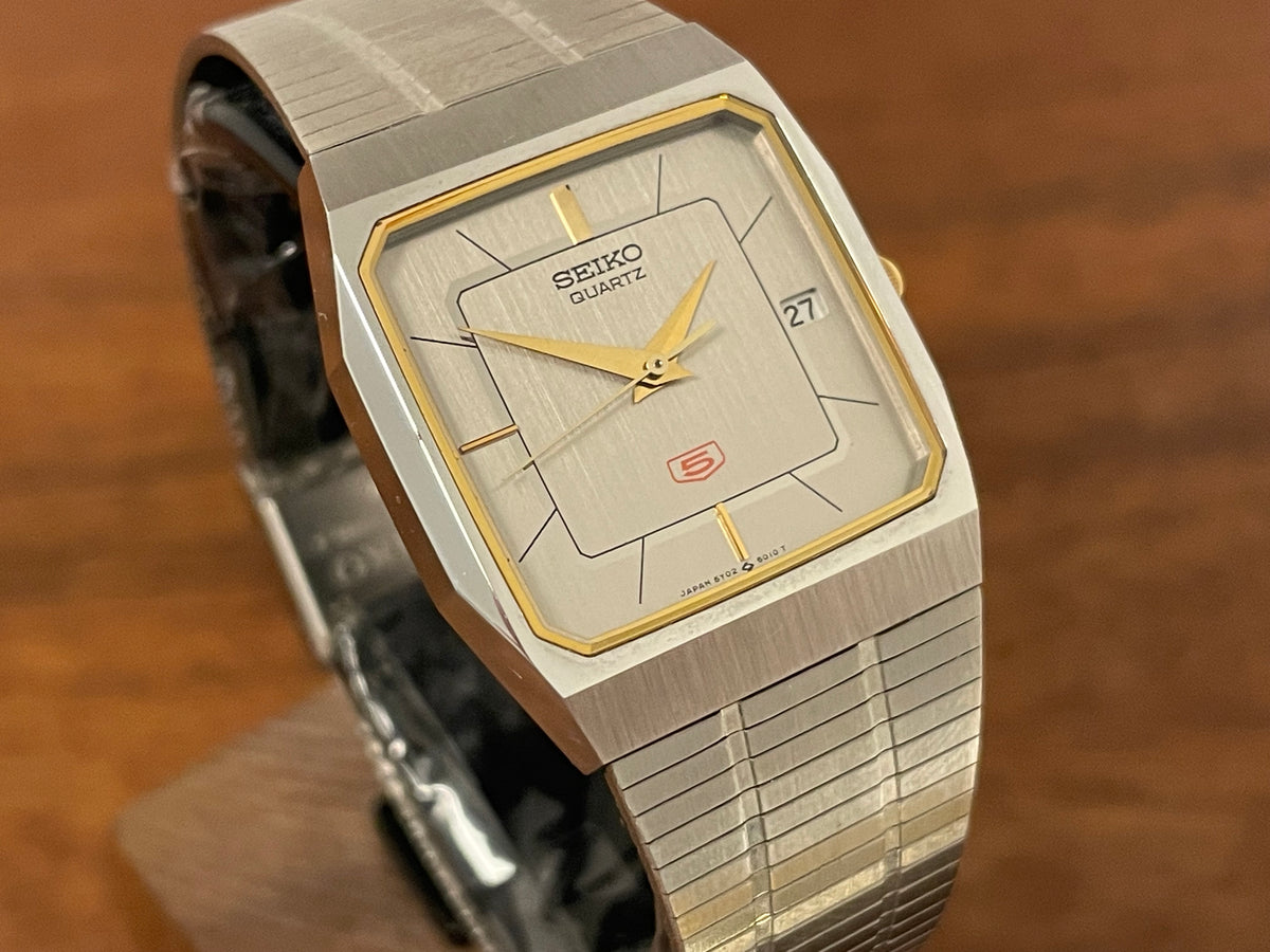 (1985) 5Y02-5010 Seiko 5 quartz - integrated bracelet - silver brushed dial w/ stick markers (mint)