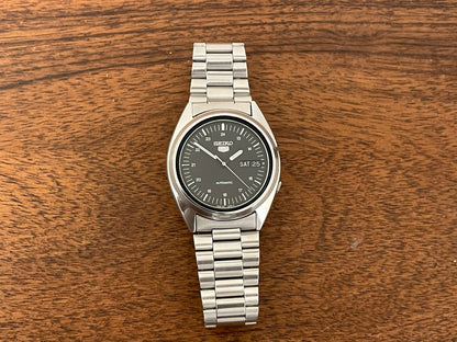 (1983) Seiko 5 Automatic 7009-3040 day/date automatic (Serviced)