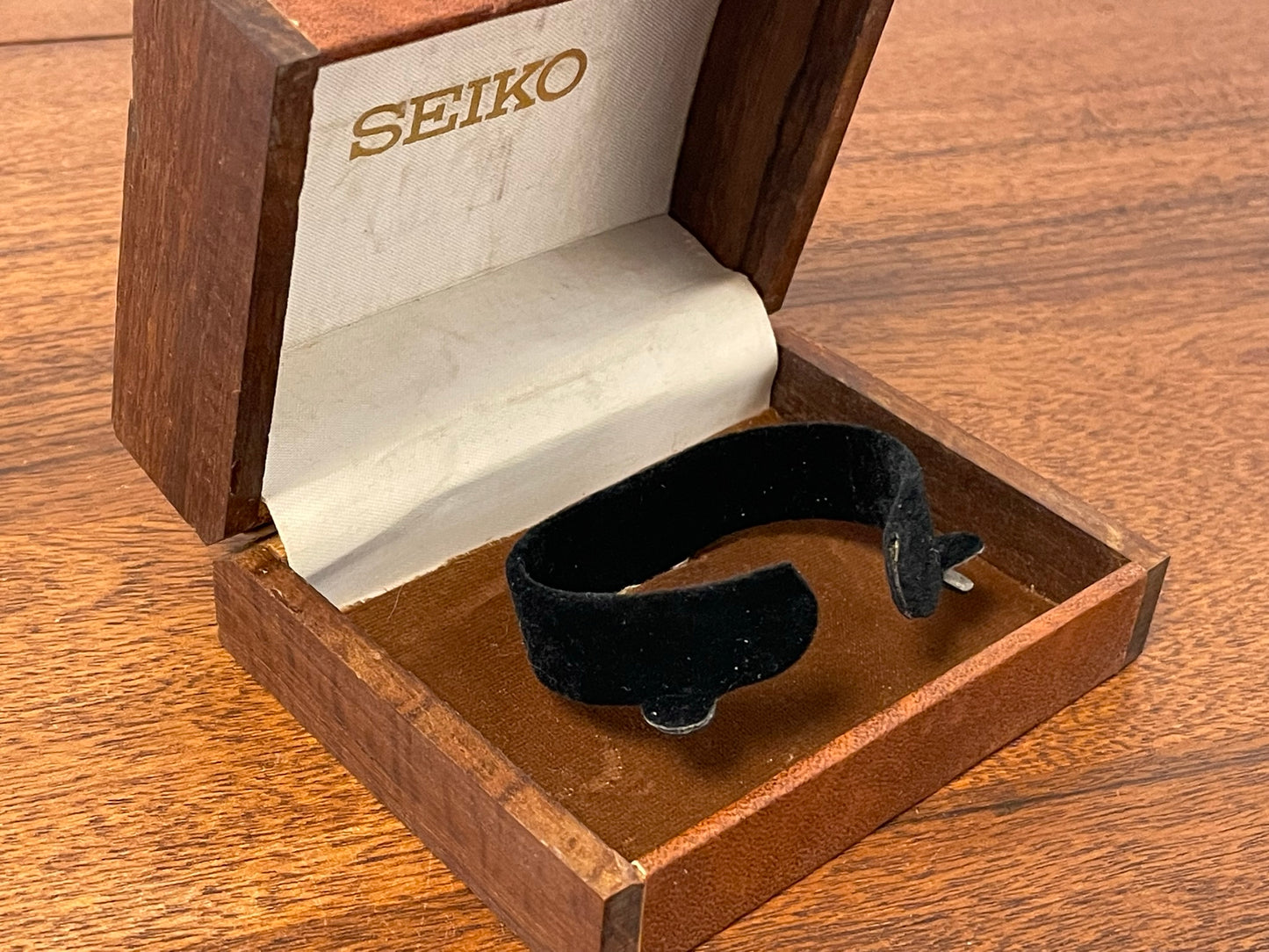 Vintage 60s/70s Seiko wooden box