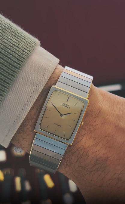 Video showcasing (1983) Seiko 6730-565H Lassale ultra thin - stainless steel bracelet - brushed gold dial w/ black stick markers (NOS)